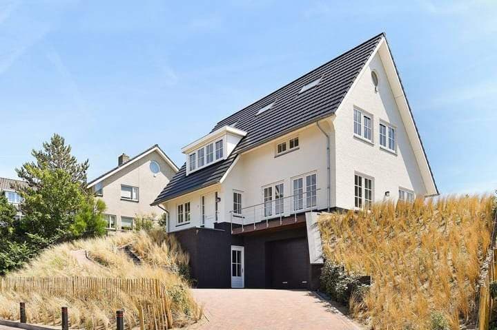 Detached Villa Javaweg, Noordwijk - For Rent