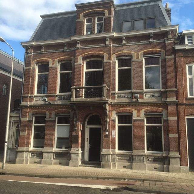 Penthouse Flat Wilhelminapark, Tilburg - For Rent