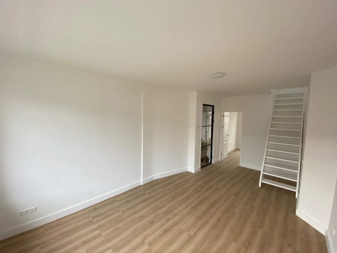 Flat Goeverneurlaan, Den Haag - Te Huur