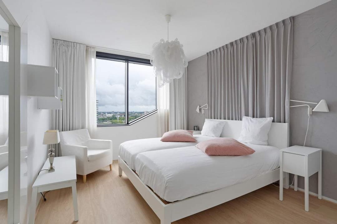 Appartement meublé 3 pièces Anna van Buerenplein, La Haye — Flat à 3 pièces meublé