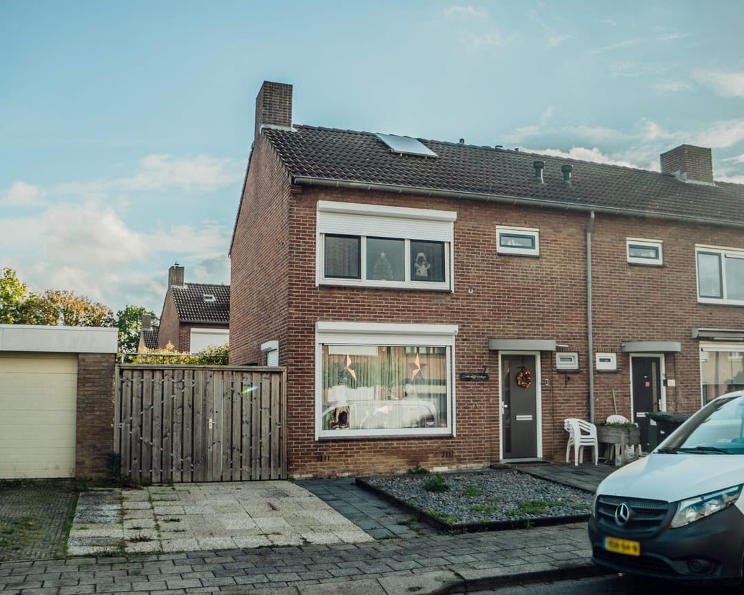 Hoekwoning Steenstraat 7, Maasbracht - Te Huur