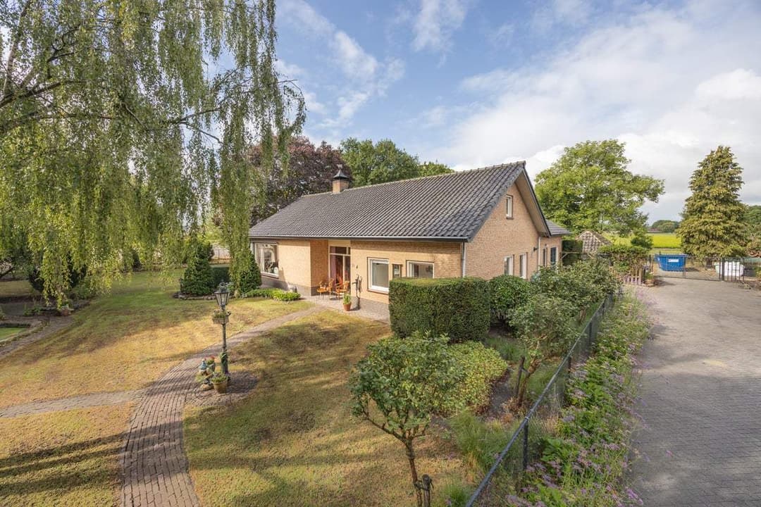House Roosendaalseweg 33, St. Willebrord - For Rent