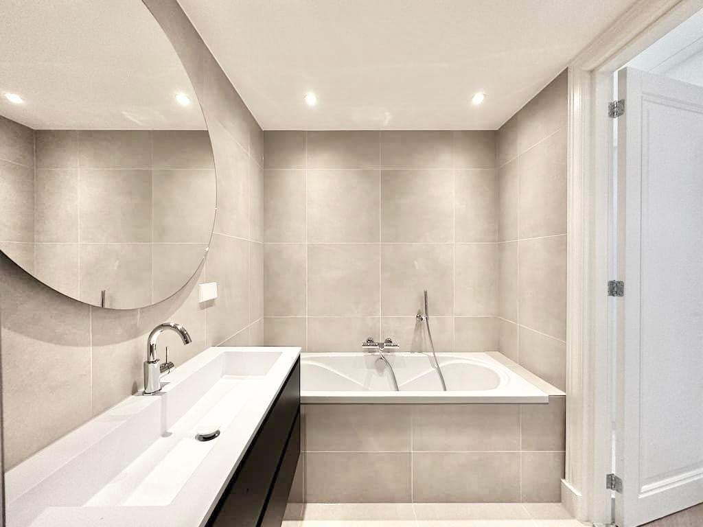 Flat Admiraal de Ruijterweg 1055 NH, Amsterdam - For Rent