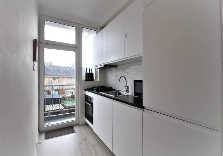 Appartement Strevelsweg, Rotterdam-Vreewijk - Te Huur