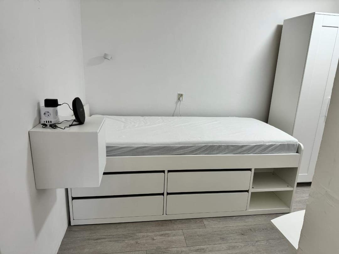 Furnished Room Enschedepad, Almere - For Rent