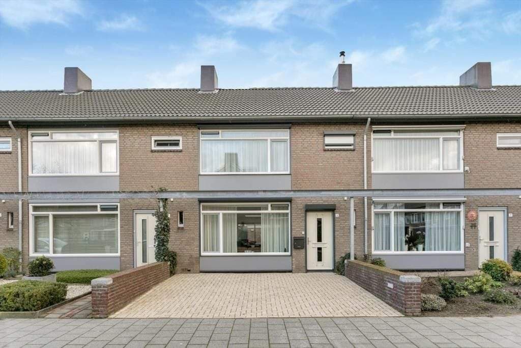 Sirius 9, Veldhoven - Extended Family Home for Rent
