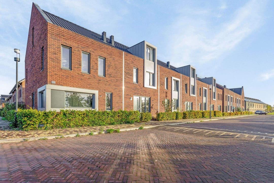 Hoekhuis Alfred Hitchcockstraat 53, Nijmegen - Te Huur