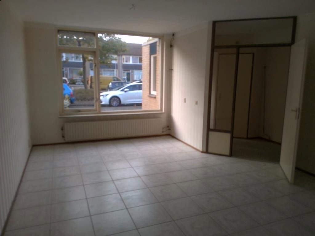 Henk Sneevlietstraat 12, Hoogvliet Rotterdam - For Rent