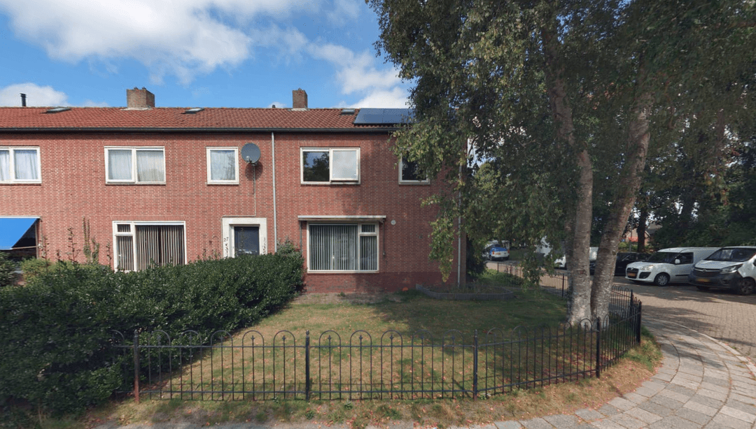 Casa Esquinera en Master Sannesstrjitte 29, Gytsjerk - En Alquiler