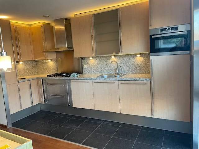 Two-Under-One-Roof House Pioenroosstraat, Breda - For Rent