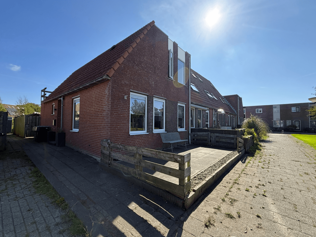 Haus Mockemastate, Leeuwarden - Eckfamilienhaus mit Garten und Balkon in Camminghaburen, Leeuwarden