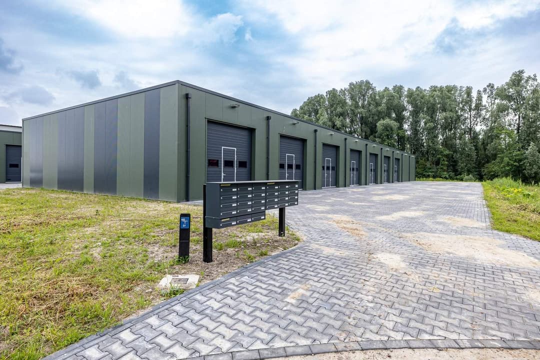 Unité Commerciale Beneluxweg, Zuidbroek - À Louer