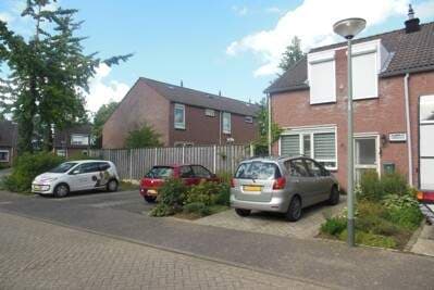 Hoekhuis aan Reinvarenhof 1, Roermond - Te Huur