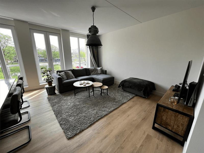 Apartamento en Stationsplein, Deurne - En alquiler