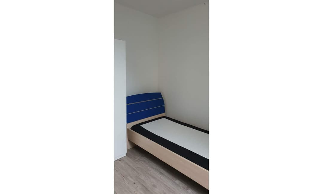 Kamer in Vinkensteynstraat, Den Haag - Te Huur