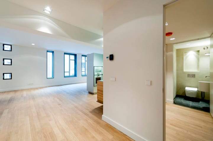 Luxury 3-Room Apartment on Wolvenstraat, Amsterdam - For Rent