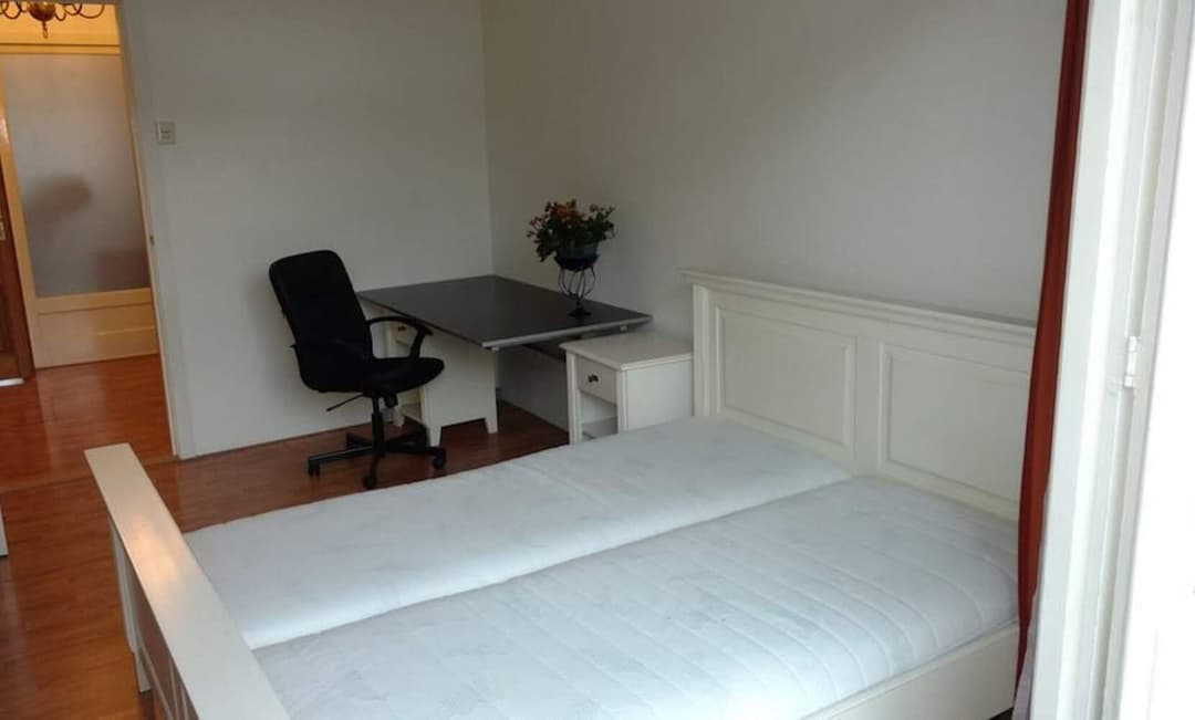 Kamer in de Bloemfonteinstraat, Rotterdam - Te Huur