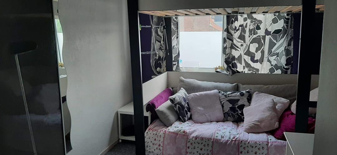 Chambre meublée rue Burgemeester Roellstraat, Amsterdam - À louer