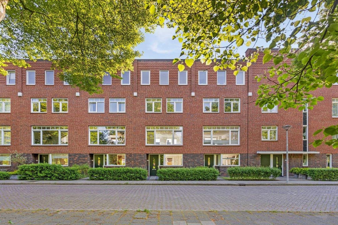 Familiehuis Pioenstraat 177, Groningen - Te Huur
