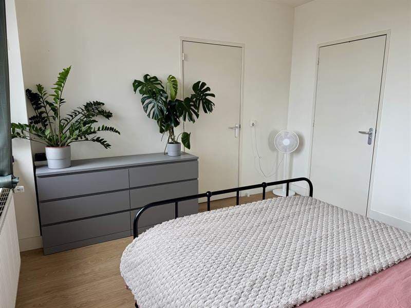Appartement Peter Vineloolaan, Bergen op Zoom - À Louer