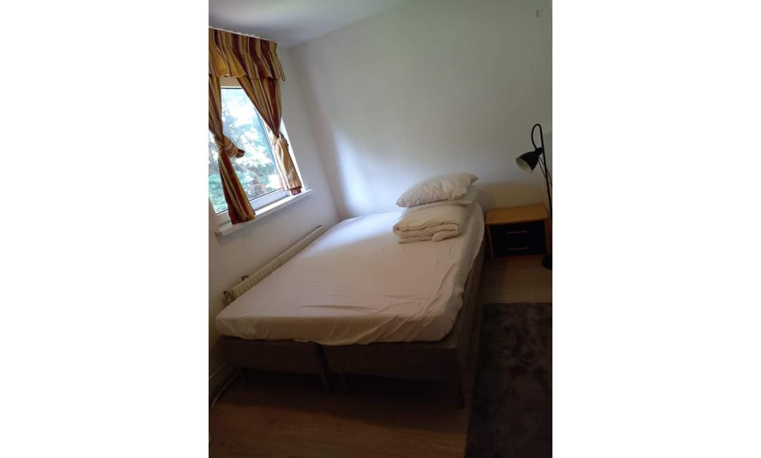 Kamer in Amsterdam, Huntum 76, 1102 JC Amsterdam - Te Huur