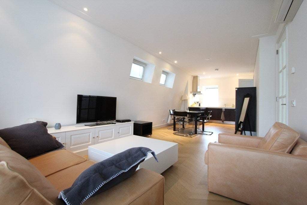 Flat Utrechtsedwarsstraat, Amsterdam - For Rent