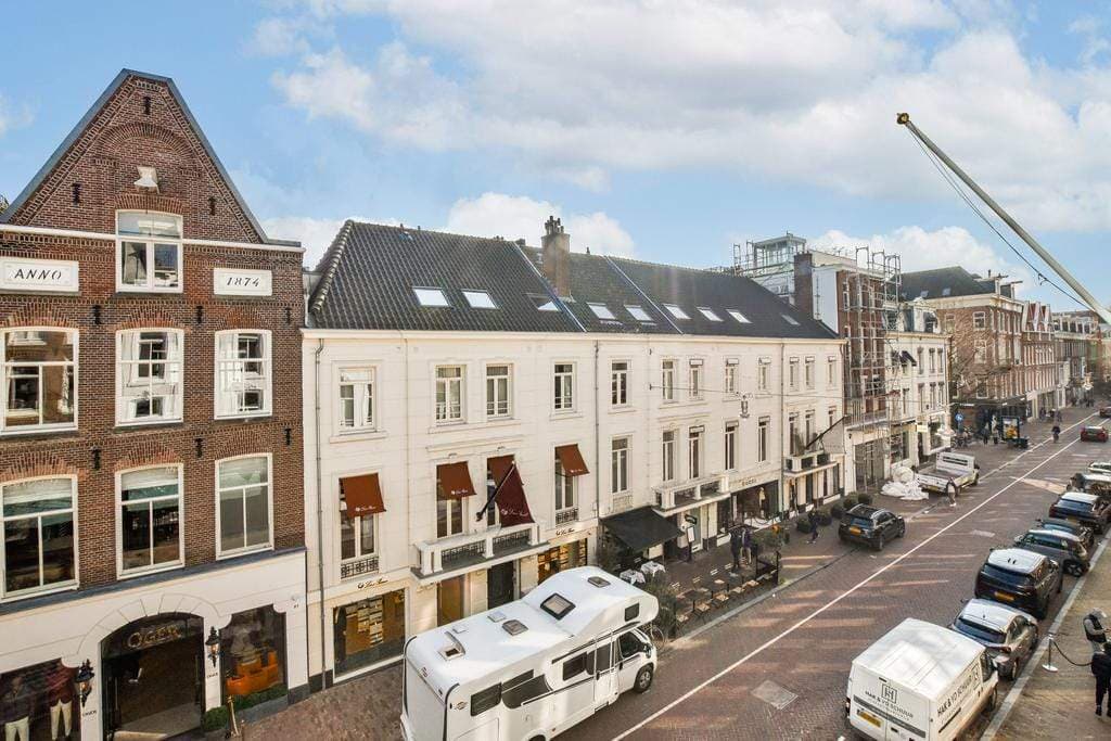 Appartement Pieter Cornelisz. Hooftstraat 88, Amsterdam - Te Huur
