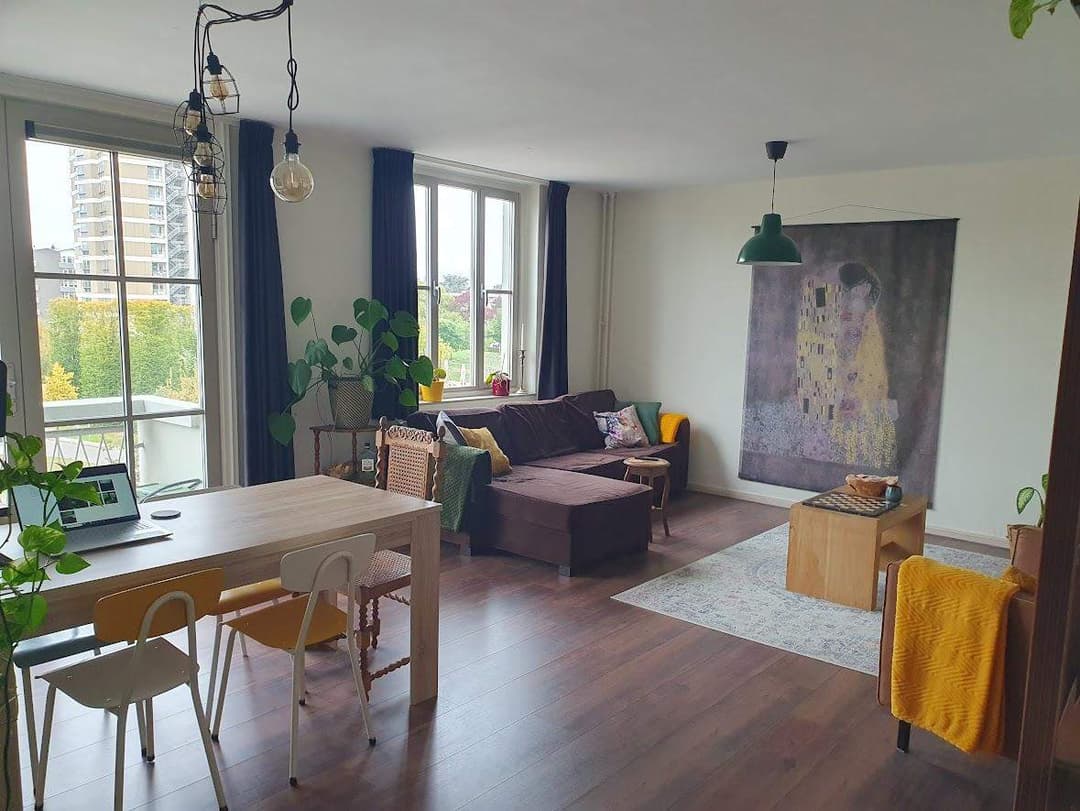 Koningsplein-Wohnung, Maastricht - Unmöbliertes Zimmer