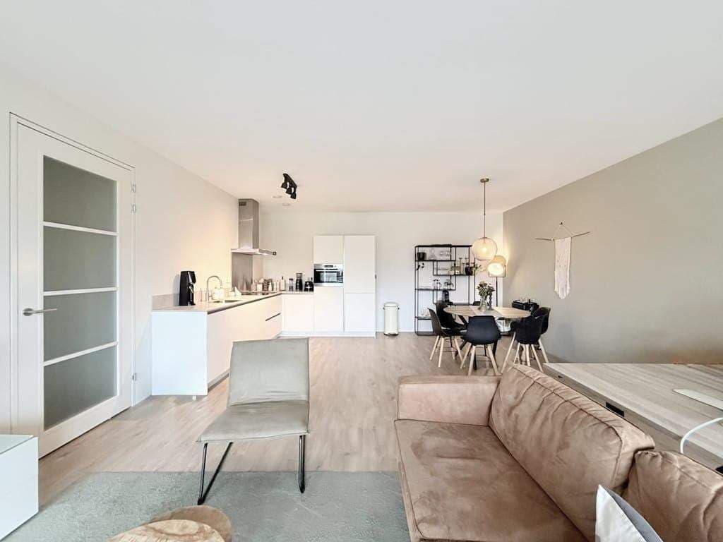 Flat Eef Kamerbeekstraat, Amsterdam - For Rent