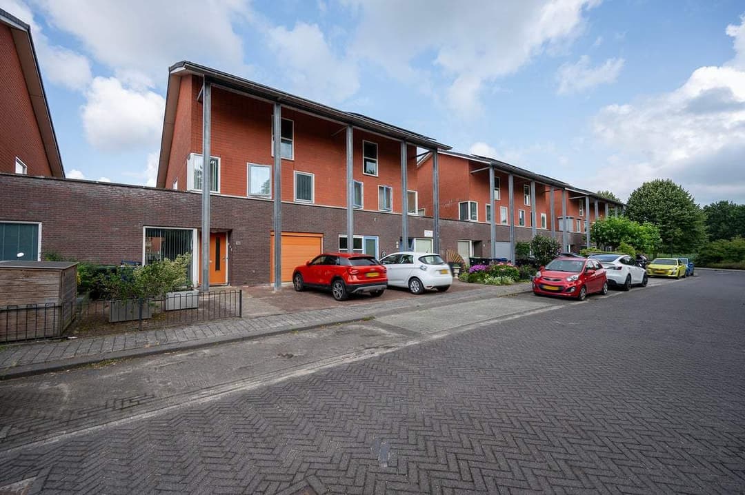 Semi-detached House Maldivenweg, Almere - For Rent
