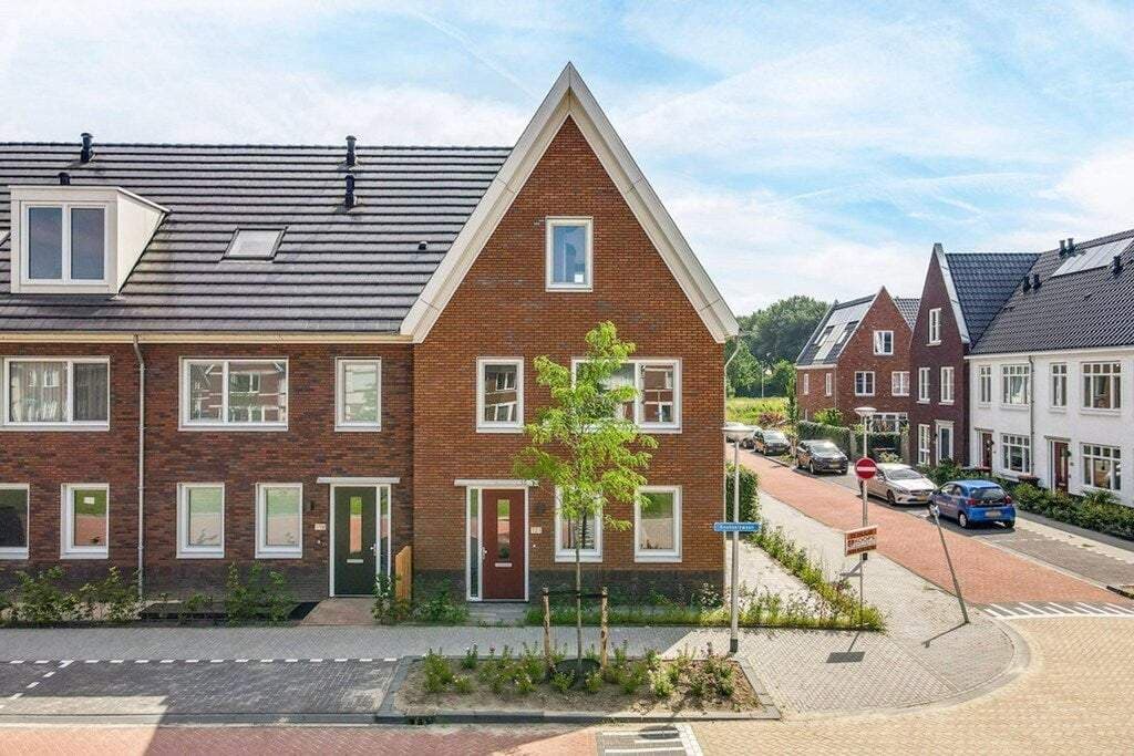 Huis Knobbelzwaan 121, Uithoorn - Te Huur