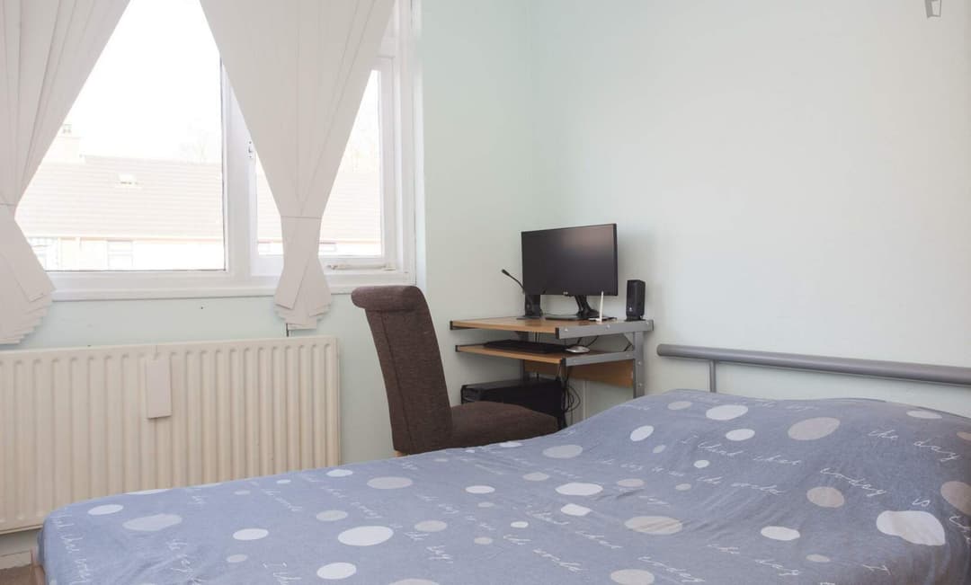 Kamer in Buntgras, Rotterdam - Te Huur