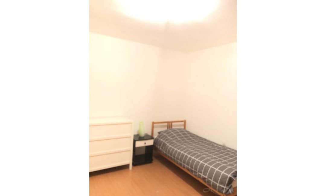 Kamer in Mathenesserdijk, Rotterdam - Te Huur