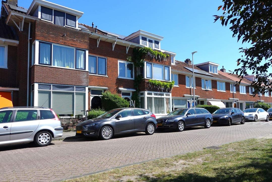 Family House Julianaweg 178, Utrecht - For Rent