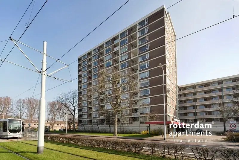 2 Bedroom Apartment on Wilgenplaslaan, Rotterdam-Schiebroek - For Rent