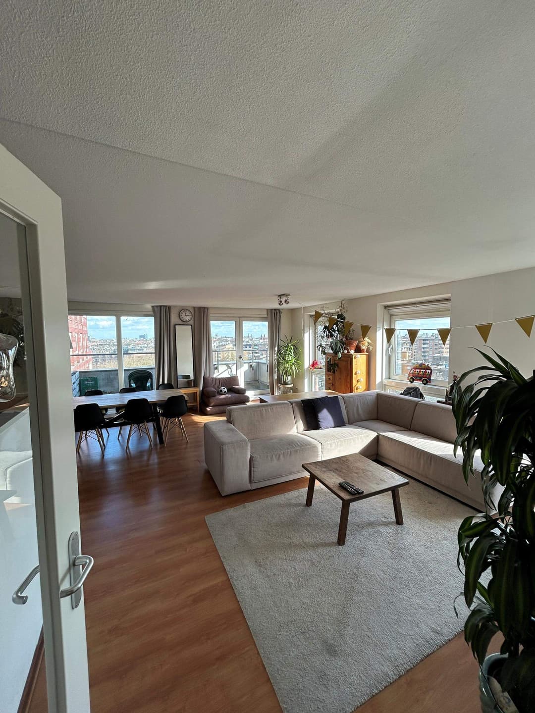 Furnished Room for Rent - Jan van Galenstraat, Amsterdam
