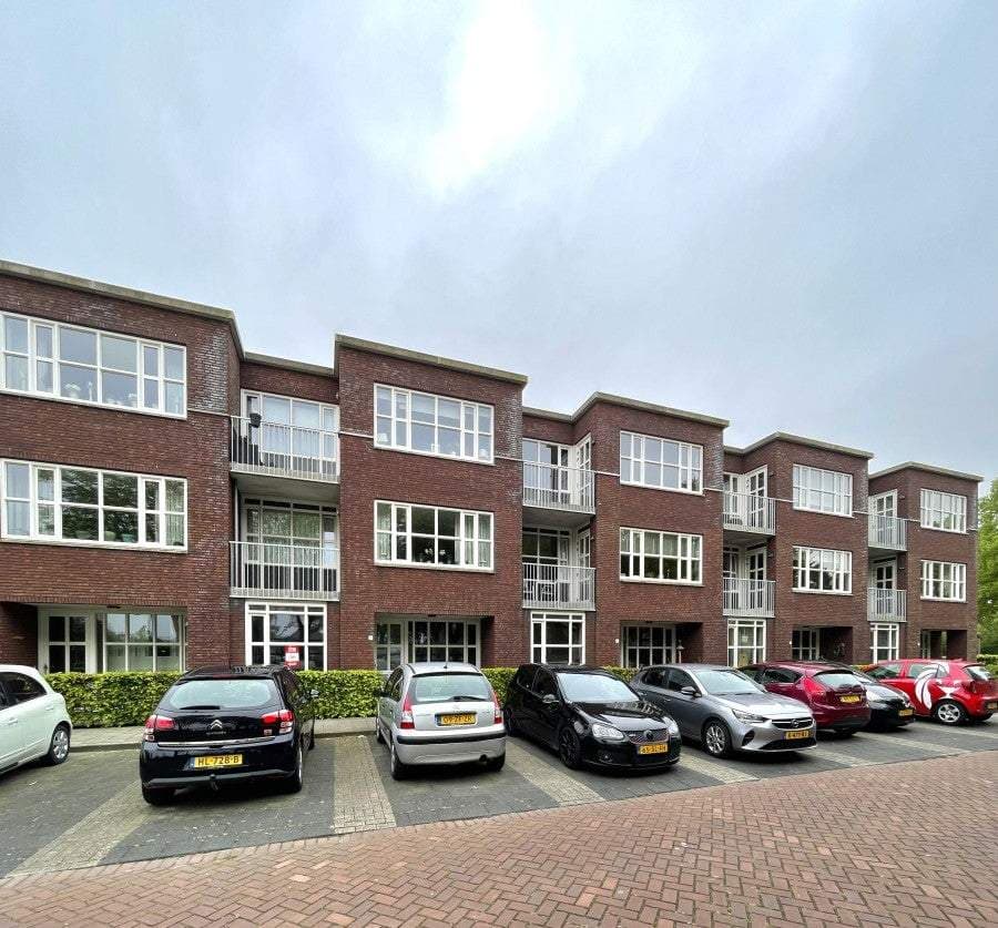 Flat Prins Frisohof, Sint-Maartensdijk - For Rent