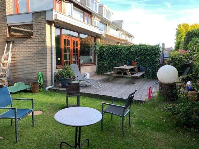 Gemeubileerde kamer te huur in Dillenburg, Halfweg