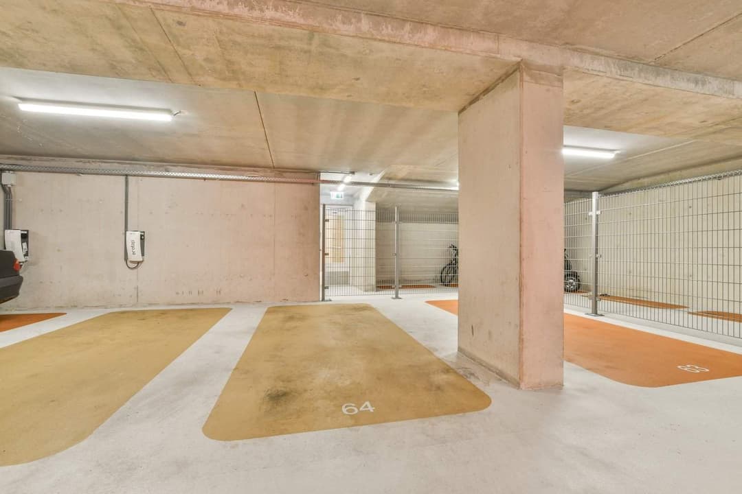 Parkeerplaats George Gershwinlaan, Amsterdam - Te Huur