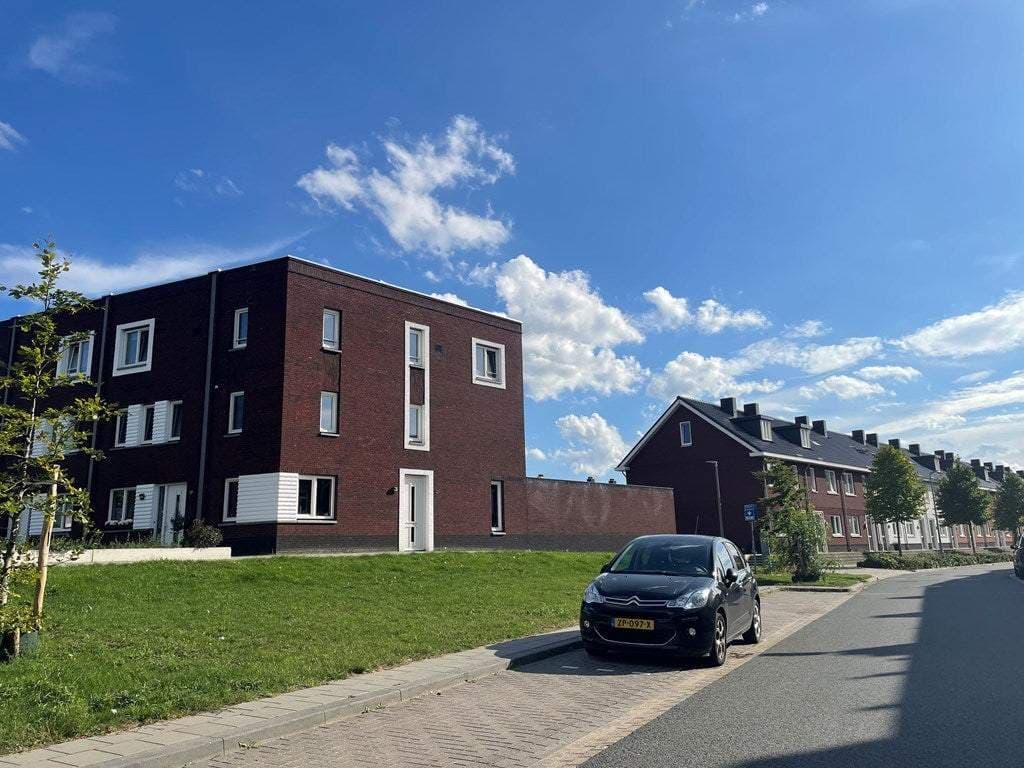 House Molenweg 21, Roermond - For Rent