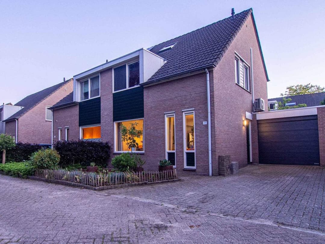 Semi-detached House Hoekakkerweg, Eindhoven - For Rent
