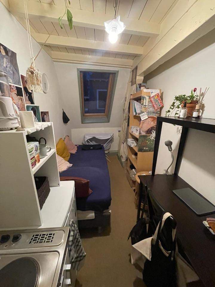 Room Haarlemmerstraat, Leiden - Furnished (female only)