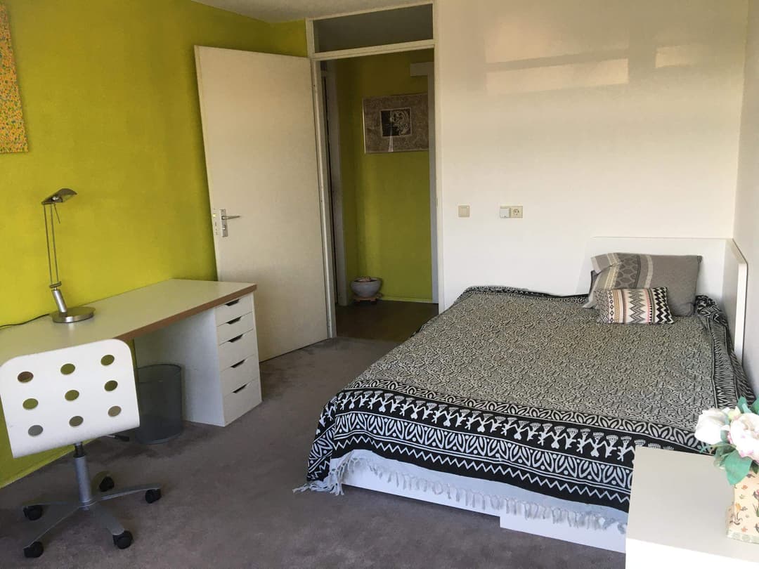 Gemeubileerde Kamer Pieter Calandlaan, Amsterdam - Te Huur