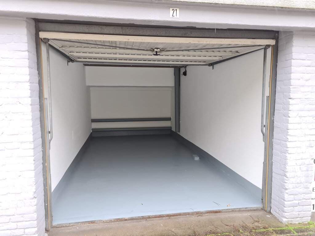 Garage Van Akenstraat 18-212597 RZ Den Haag - À Louer