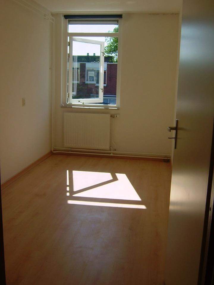 Ongemeubileerde Kamer Rietzangerstraat, Delft - Te Huur
