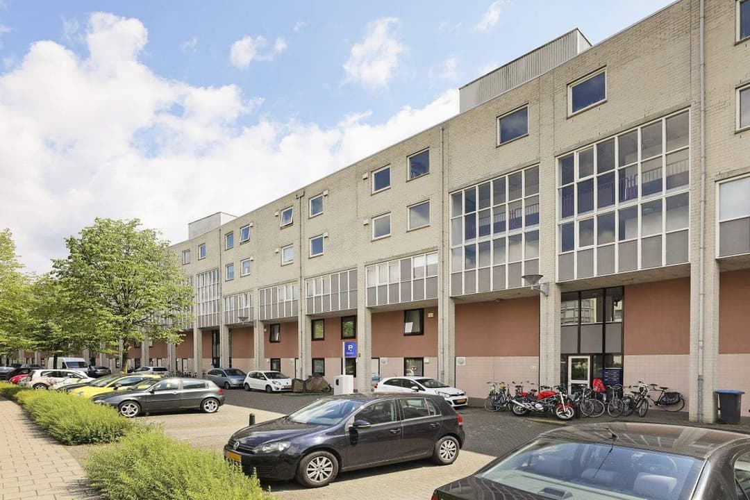 Flat Aartsbisschop Romerostraat 103, Utrecht - Te Huur