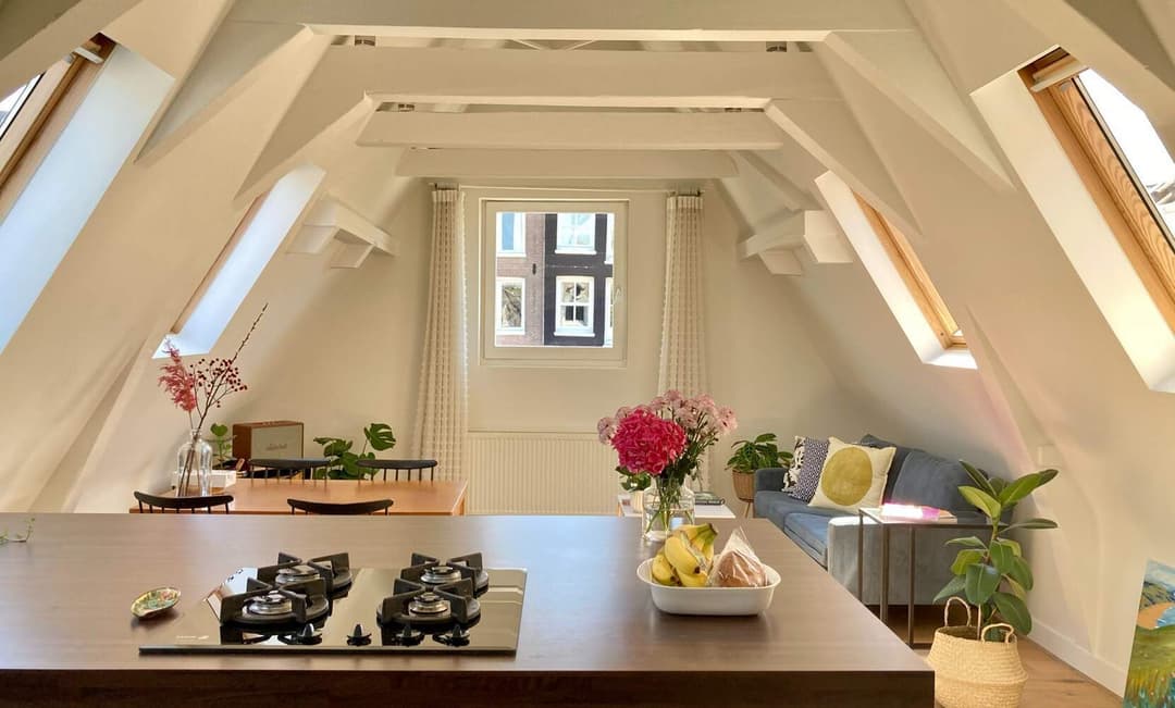 Appartement Oudezijds Achterburgwal, Amsterdam - Te Huur