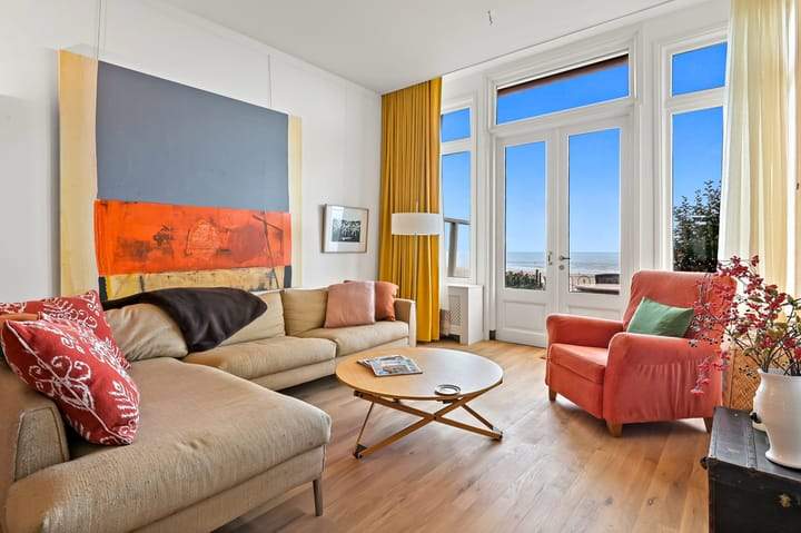 Zeekant, Scheveningen (Den Haag) — Erdgeschosswohnung