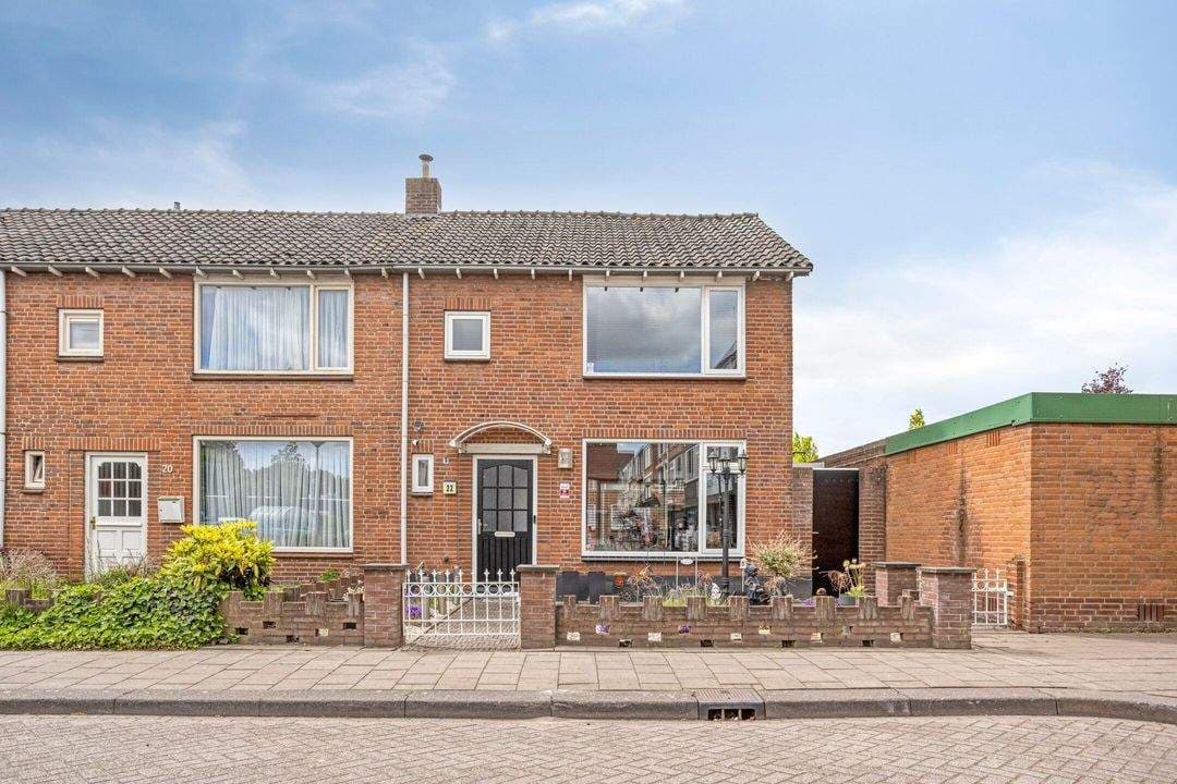 Huis Bloemenoordplein, Waalwijk - Te Huur