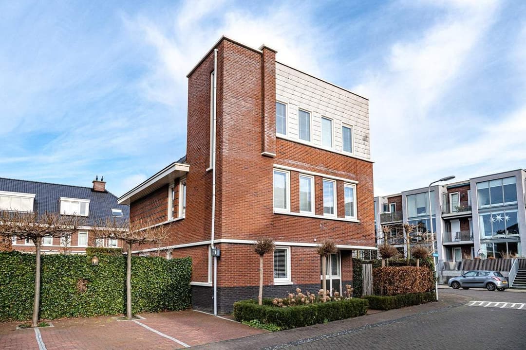 House Ooievaarlaan 2, Heemstede - For Rent